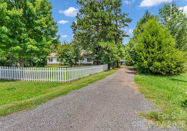 Photo 3 of Single family home for sale at 515 Wafford Rd, Lexington, NC 27292 | MLS# 4407039 | Listing updated on 2026-08-25