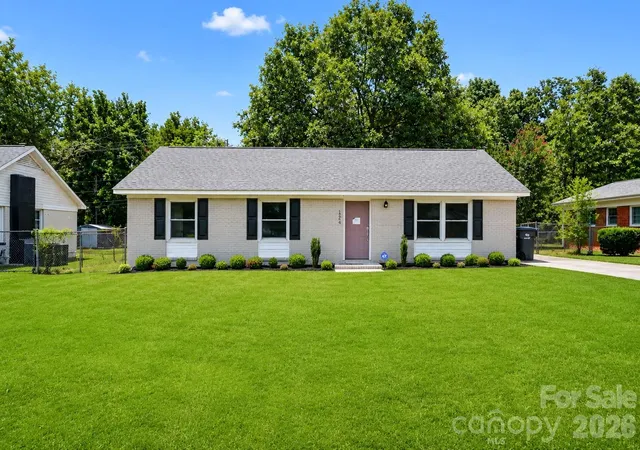 Photo 1 of Single family home for sale at 1240 Glenarden Dr, Rock Hill, SC 29730 | MLS# 4407044 | Listing updated on 2026-09-18