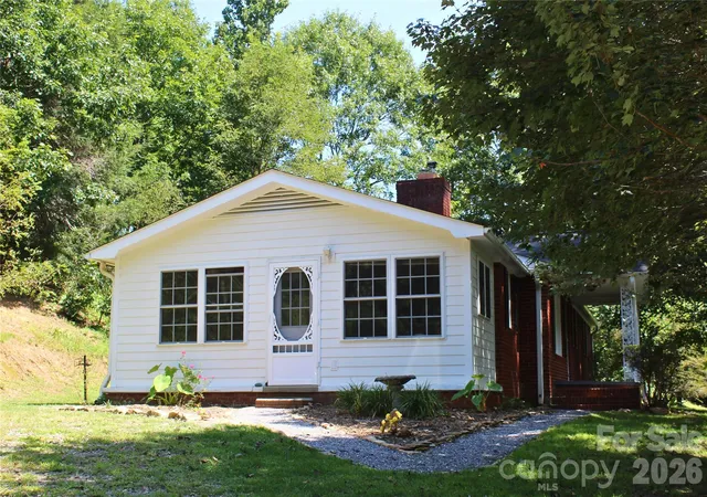 Photo 2 of Single family home for sale at 2838 Seven Mile Ridge Rd, Burnsville, NC 28714 | MLS# 4407049 | Listing updated on 2026-08-28