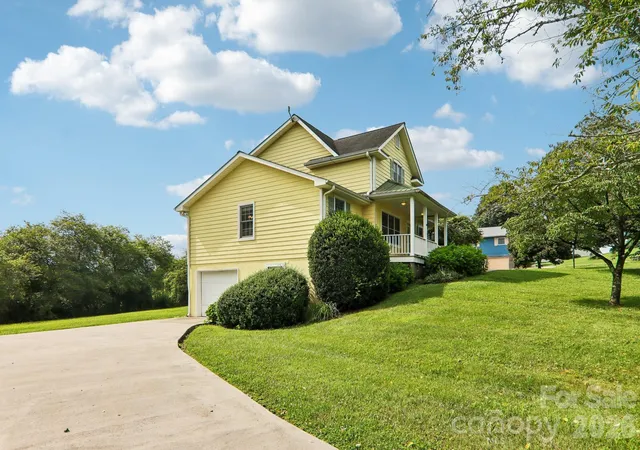2nd image of 20 Amber Dr, Horse Shoe, NC 28742 | MLS# 4407069