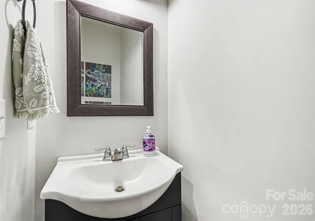 Photo 3 of Single family home for sale at 15424 Hugh Torance Pkwy, Huntersville, NC 28078 | MLS# 4407079 | Listing updated on 2026-08-19