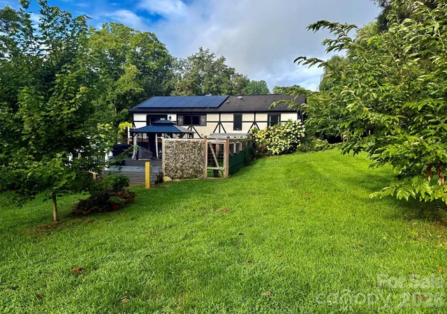 2nd image of 5 Northlake Dr, Weaverville, NC 28787 | MLS# 4407082