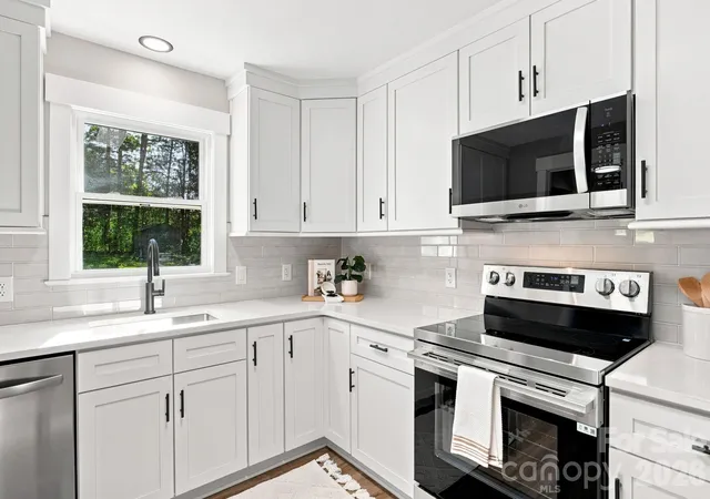 Photo 1 of Single family home for sale at 3533 Amity Hl Rd, Statesville, NC 28677 | MLS# 4407090 | Listing updated on 2026-09-16