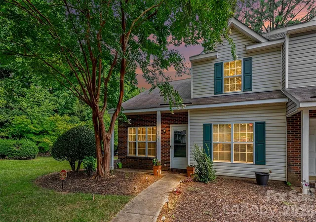 1st image of 5845 Cougar Ln, Charlotte, NC 28269 | MLS# 4407101