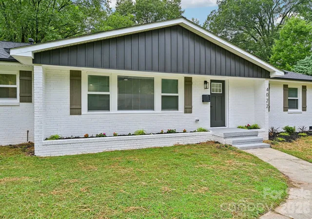 Photo 3 of Single family home for sale at 4022 Southgate Dr, Charlotte, NC 28205 | MLS# 4407108 | Listing updated on 2026-08-23