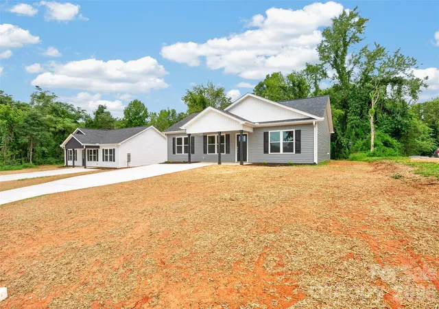2nd image of 350 14th Ave Sw, Hickory, NC 28602 | MLS# 4407121