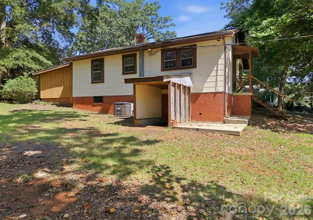 Photo 3 of Single family home for sale at 301 Meadow St, Spencer, NC 28159 | MLS# 4407172 | Listing updated on 2026-09-05