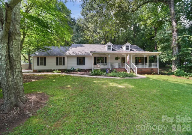 Photo 1 of Single family home for sale at 832 Old Cedar Cir, York, SC 29745 | MLS# 4407184 | Listing updated on 2026-09-03