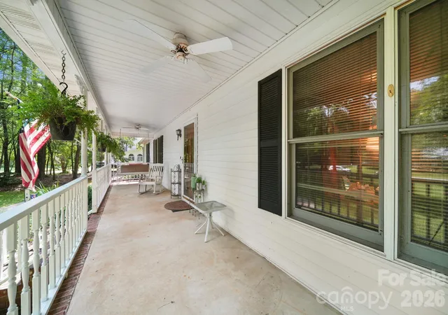 Photo 4 of Single family home for sale at 832 Old Cedar Cir, York, SC 29745 | MLS# 4407184 | Listing updated on 2026-09-03