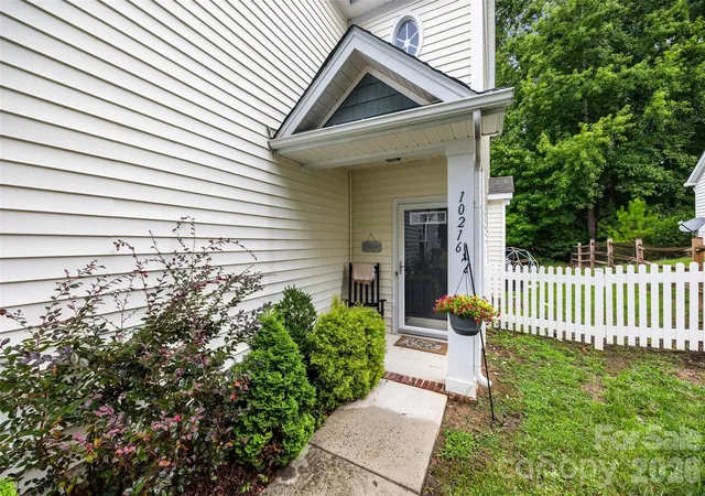 Photo 3 of Single family home for sale at 10216 Old Carolina Dr, Charlotte, NC 28214 | MLS# 4407197 | Listing updated on 2026-09-27