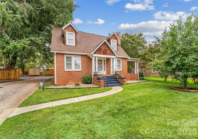 Photo 3 of Single family home for sale at 105 S Anderson St, Morganton, NC 28655 | MLS# 4407204 | Listing updated on 2026-09-14