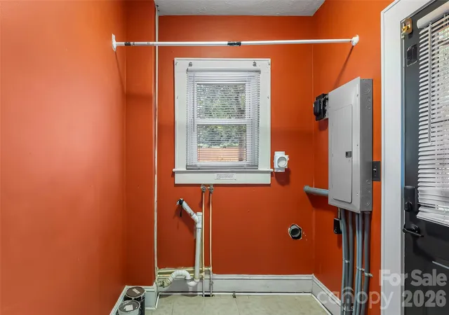 Photo 3 of Single family home for sale at 105 S Anderson St, Morganton, NC 28655 | MLS# 4407204 | Listing updated on 2026-09-14