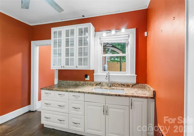 Photo 4 of Single family home for sale at 105 S Anderson St, Morganton, NC 28655 | MLS# 4407204 | Listing updated on 2026-09-14