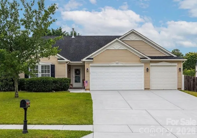 Photo 1 of Single family home for sale at 5022 Meanna Dr, Clover, SC 29710 | MLS# 4407232 | Listing updated on 2026-08-31