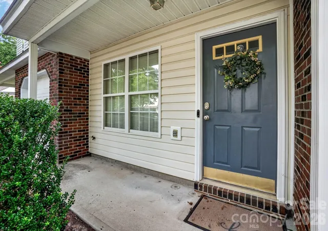 Photo 4 of Townhouse for sale at 8318 Christmas Ct, Charlotte, NC 28216 | MLS# 4407255 | Listing updated on 2026-09-07