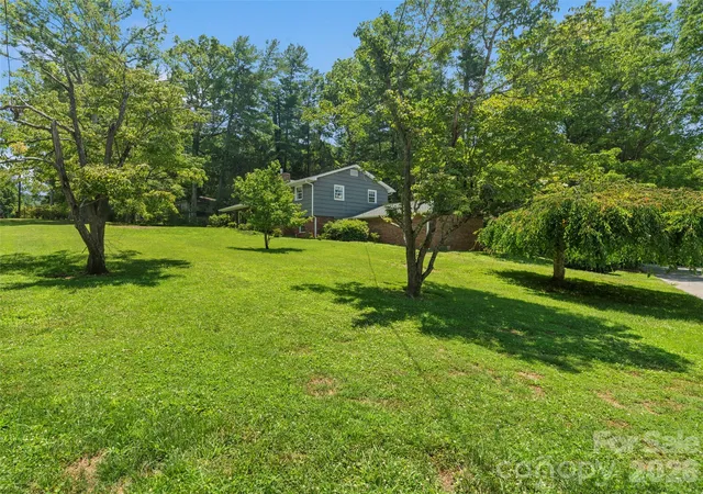 2nd image of 20 S Oak Forest Dr, Asheville, NC 28803 | MLS# 4407262