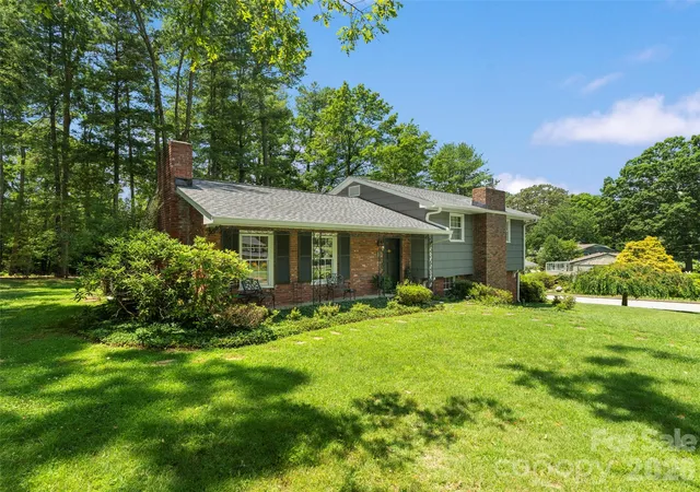 3rd image of 20 S Oak Forest Dr, Asheville, NC 28803 | MLS# 4407262