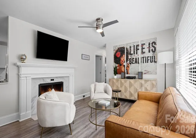 2nd image of 914 Crestmere St, Charlotte, NC 28208 | MLS# 4407266