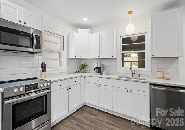 3rd image of 914 Crestmere St, Charlotte, NC 28208 | MLS# 4407266