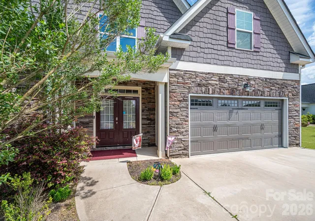 Photo 3 of Single family home for sale at 955 Robinson Rd, Gastonia, NC 28056 | MLS# 4407272 | Listing updated on 2026-09-25