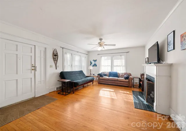 Photo 3 of Single family home for sale at 147 Walnut Ave, Spruce Pine, NC 28777 | MLS# 4407282 | Listing updated on 2026-09-04