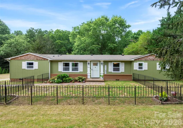 Photo 27 of Single family home for sale at 32 Reeves Rd, Leicester, NC 28748 | MLS# 4407288 | Listing updated on 2026-08-31