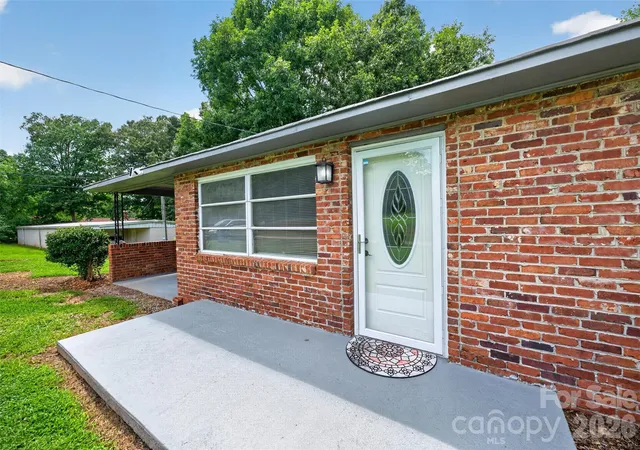 2nd image of 3143 Litty Ln, Hildebran, NC 28637 | MLS# 4407291