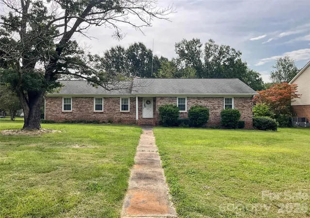 1st image of 14232 Springwater Dr, Matthews, NC 28105 | MLS# 4407317
