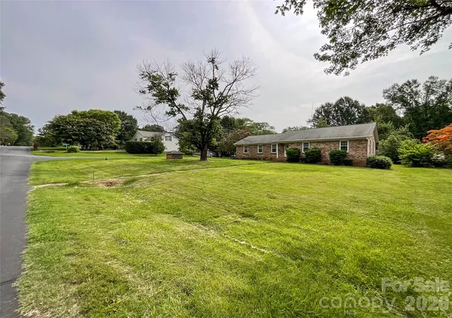 2nd image of 14232 Springwater Dr, Matthews, NC 28105 | MLS# 4407317