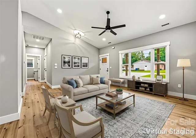 2nd image of 334 Woodland Dr, Hendersonville, NC 28792 | MLS# 4407345