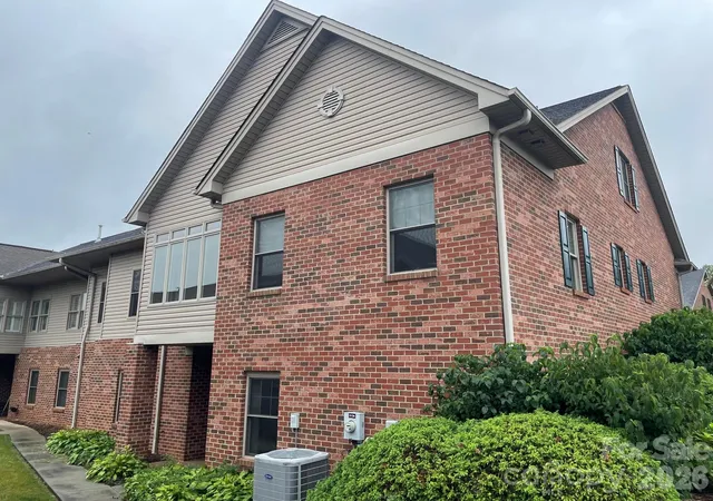 2nd image of 513 26th Ave Ne, Hickory, NC 28601 | MLS# 4407349