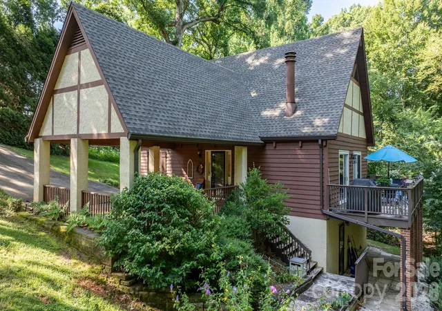 Photo 4 of Single family home for sale at 5562 Clearlake Dr, Hickory, NC 28601 | MLS# 4407359 | Listing updated on 2026-07-24