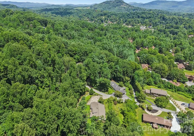 44th image of 1404 Valmont Dr, Hendersonville, NC 28791 | MLS# 4407369