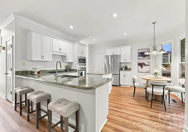Photo 1 of Single family home for sale at 410 Whitefriars Ln, Matthews, NC 28105 | MLS# 4407390 | Listing updated on 2026-10-25