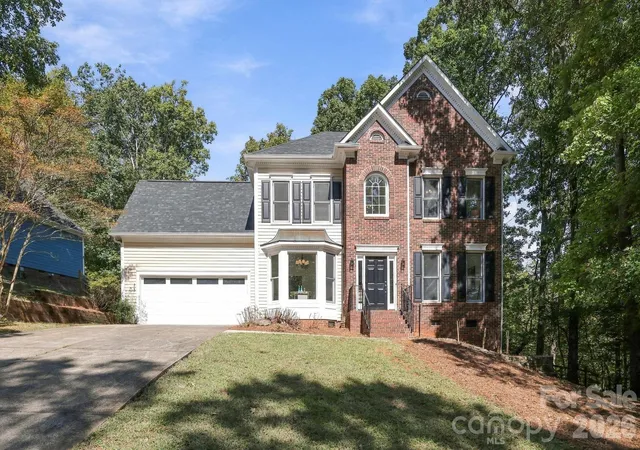 Photo 2 of Single family home for sale at 410 Whitefriars Ln, Matthews, NC 28105 | MLS# 4407390 | Listing updated on 2026-10-25
