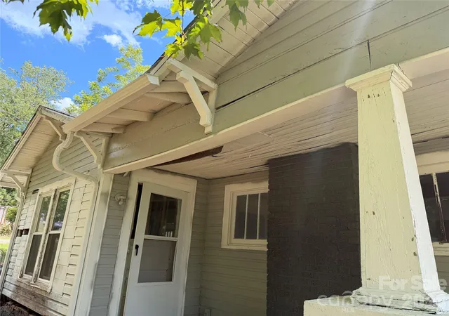 Photo 4 of Sale Pending at 405 Park Ave #1, Morganton, NC 28655 | MLS# 4407405 | Listing updated on 2026-08-28