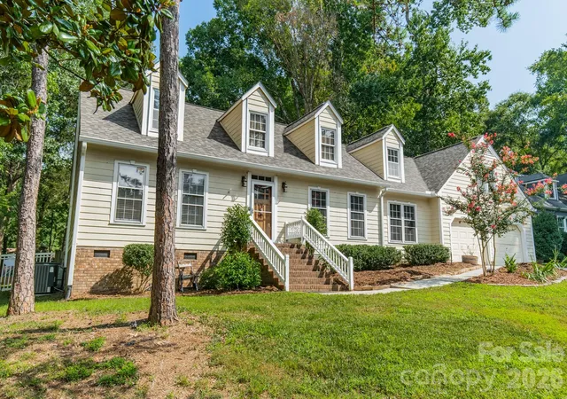 Photo 3 of Single family home for sale at 5815 Chapel Crk Ct, Charlotte, NC 28226 | MLS# 4407410 | Listing updated on 2026-09-17