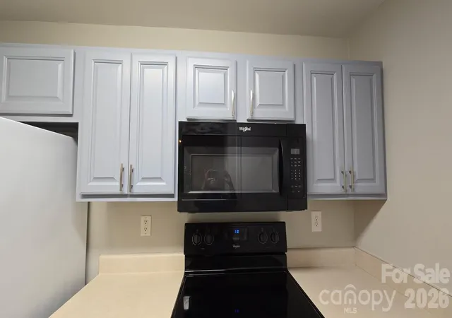2nd image of 9811 Campus Walk Ln, Charlotte, NC 28262