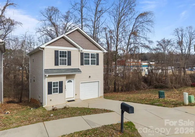 Photo 3 of Single family home for sale at 115 Lookout Point Pl, Mooresville, NC 28115 | MLS# 4407459 | Listing updated on 2026-07-25