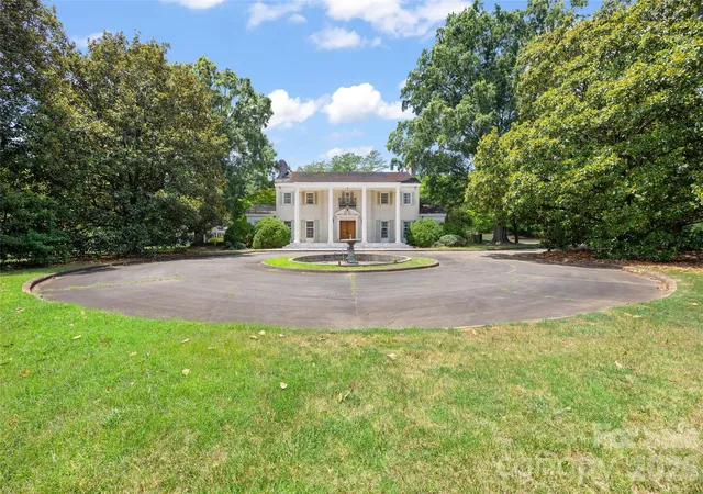Photo 1 of Mansion for sale at 832 Wren Rd, Gastonia, NC 28056 | MLS# 4407460 | Listing updated on 2026-10-06