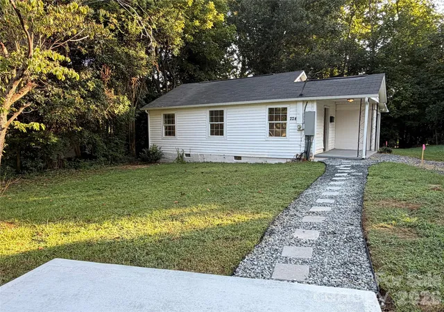 Photo 1 of Single family home for sale at 224 Avery St, Fort Mill, SC 29715 | MLS# 4407466 | Listing updated on 2026-09-22