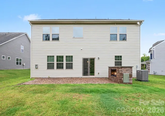Photo 15 of Single family home for sale at 16846 Cozy Cvs Rd, Charlotte, NC 28278 | MLS# 4407467 | Listing updated on 2026-08-28