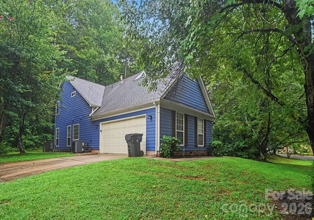 Single family home for sale at 8722 Woodhill Manor Ct, Charlotte, NC 28215 | MLS# 4407468