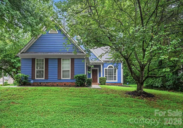 Photo 1 of Single family home for sale at 8722 Woodhill Manor Ct, Charlotte, NC 28215 | MLS# 4407468 | Listing updated on 2026-09-22