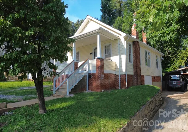 Photo 1 of Sale Pending at 44 Ellis St, Marion, NC 28752 | MLS# 4407469 | Listing updated on 2026-10-01