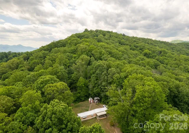 Photo 2 of Single family home for sale at 30 Gertrude Ln, Candler, NC 28715 | MLS# 4407471 | Listing updated on 2026-10-01