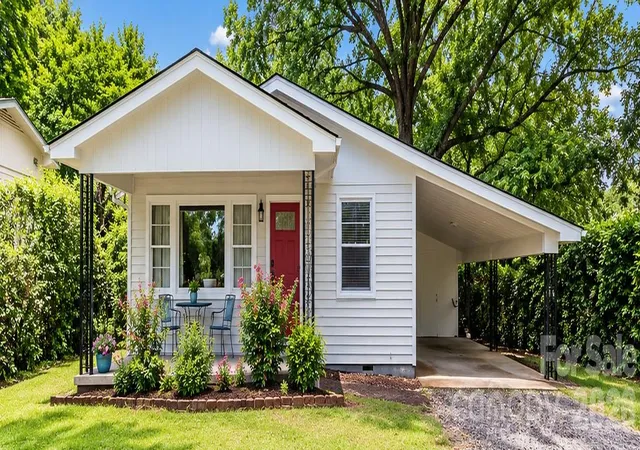 Photo 2 of Single family home for sale at 732 Fairview Rd, Asheville, NC 28803 | MLS# 4407474 | Listing updated on 2026-10-28