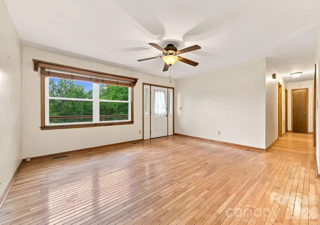 Photo 3 of Single family home for sale at 62 Hunters Field Ln, Mills River, NC 28759 | MLS# 4407487 | Listing updated on 2026-09-22