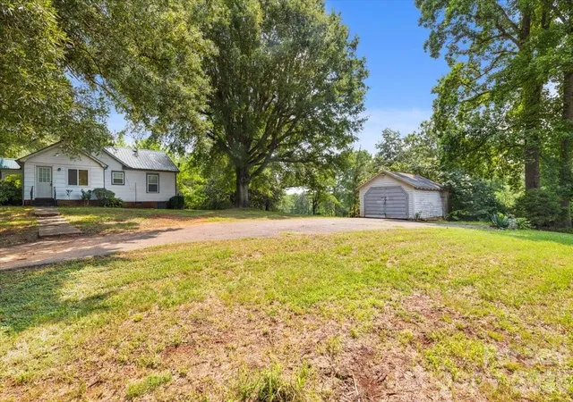 3rd image of 1751 W Nc 10 Hwy, Newton, NC 28658 | MLS# 4407495