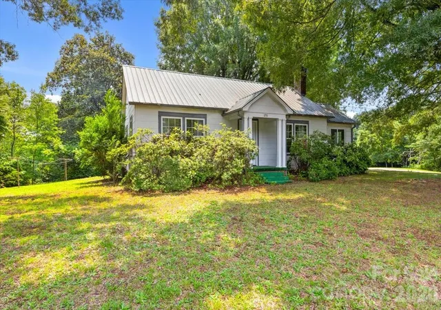4th image of 1751 W Nc 10 Hwy, Newton, NC 28658 | MLS# 4407495